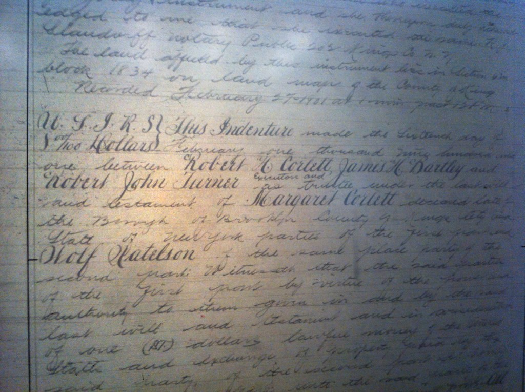 A deed showing the act of sale for 738 Macon Street between the Corletts and the Natelsons in 1901.